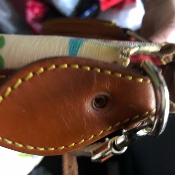 🎠Rare! Dooney & Bourke Disneyworld Purse-663 $120 or $100 w/offer - Picture 2 of 7